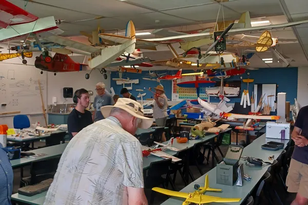Students building their Frankenplane entry